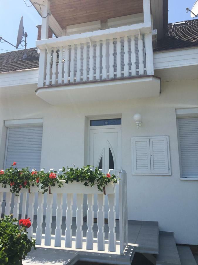 Beta Apartman Buk Exterior photo